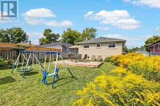 23 Dalcourt Dr in Toronto, ON - Building Photo - Building Photo