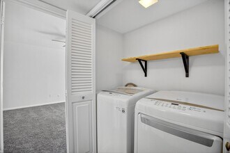 8527 Hearth Dr in Houston, TX - Building Photo - Building Photo