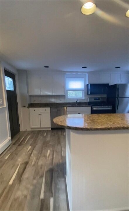 15 Webster St in Newton, MA - Building Photo