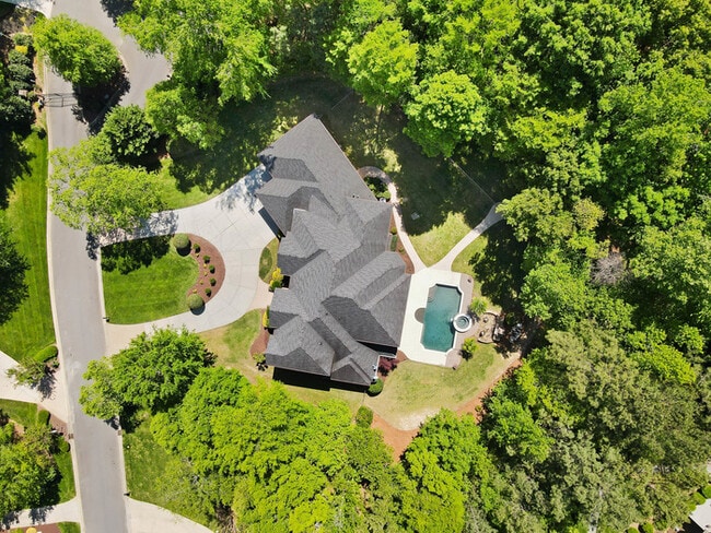 5001 Oxfordshire Rd in Waxhaw, NC - Foto de edificio - Building Photo