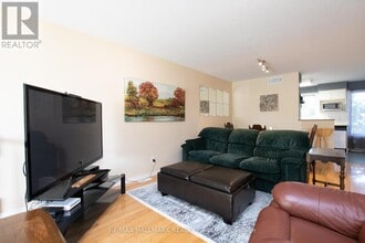 1683 Blohm Dr in Ottawa, ON - Building Photo - Building Photo