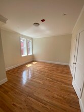 211 Harvard Ave, Unit 1 in Boston, MA - Foto de edificio - Building Photo