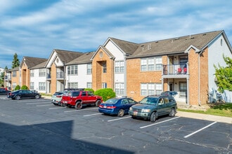 Prime on the Hill in Dayton, OH - Foto de edificio - Building Photo