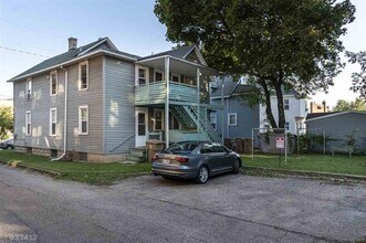 2416 E Washington Ave, Unit 1 in Madison, WI - Building Photo - Building Photo