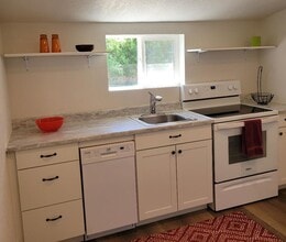 1526 Crescent St in Wenatchee, WA - Building Photo - Building Photo