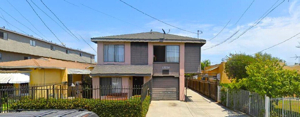 13230 Cordary Ave, Unit B in Hawthorne, CA - Foto de edificio