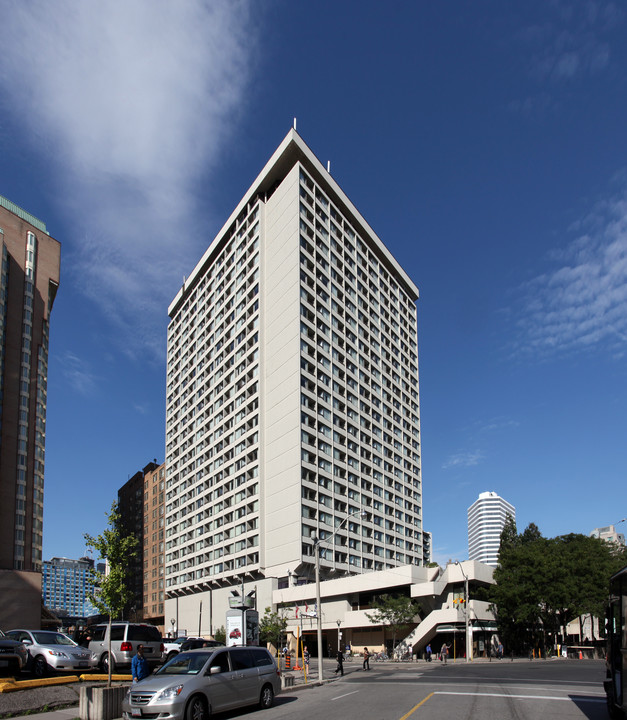 Chestnut Residence in Toronto, ON - Building Photo