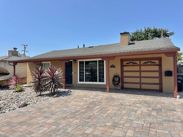 3920 Branson Dr in San Mateo, CA - Building Photo - Building Photo