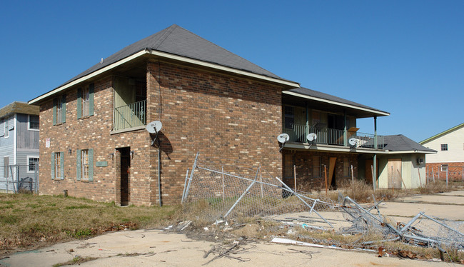 6837 Cindy Pl in New Orleans, LA - Foto de edificio - Building Photo