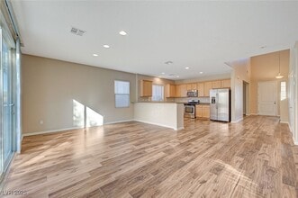 183 Rolling Fields Ct in Henderson, NV - Building Photo - Building Photo