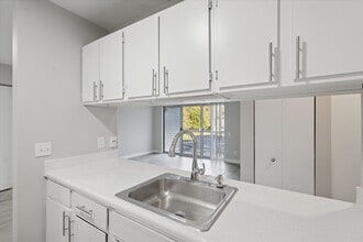 Parchment Point Townhomes in Parchment, MI - Foto de edificio - Building Photo