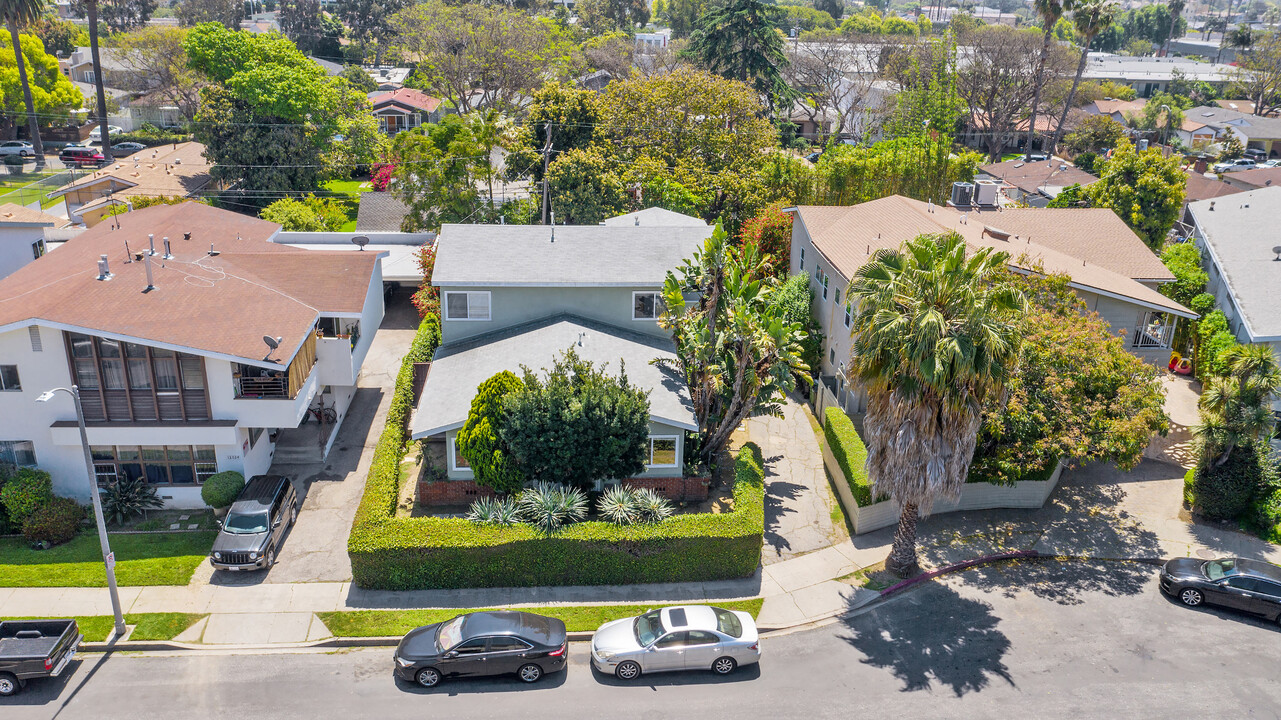 12030 Lamanda St in Los Angeles, CA - Building Photo