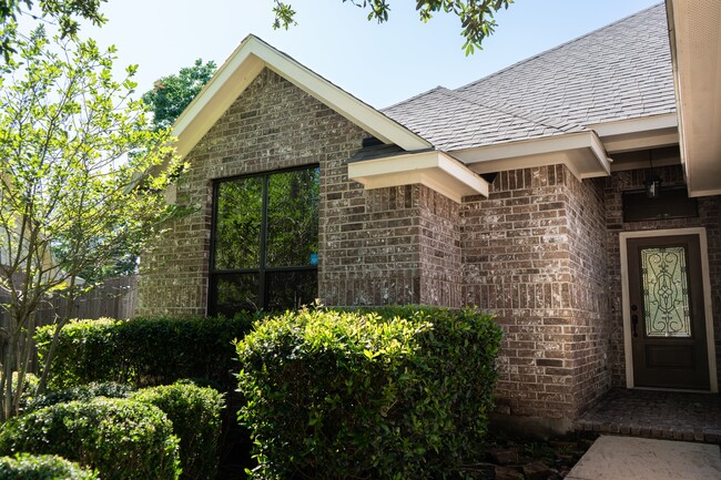 12510 Dover Dr in Montgomery, TX - Building Photo - Building Photo