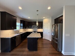 177 Aspen Dr in Lenoir City, TN - Building Photo - Building Photo