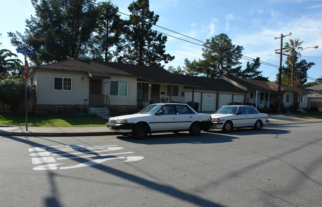 1919 Gamel Way in Mountain View, CA - Foto de edificio