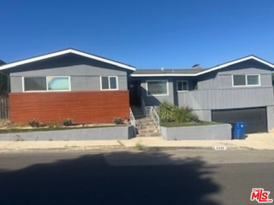 4445 Don Zarembo Dr in Los Angeles, CA - Building Photo
