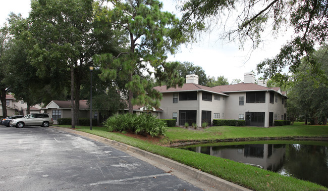 Lake Crest Condominium Association in Jacksonville, FL - Building Photo - Building Photo