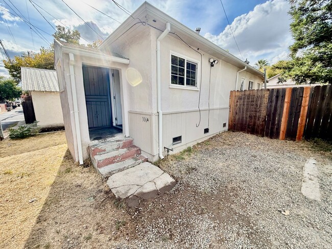 306 Coronado Ave