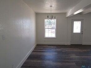 1111 W Chisum Ave in Artesia, NM - Building Photo - Building Photo