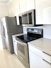 5900 Collins Ave, Unit 1404 in Miami Beach, FL - Building Photo - Building Photo