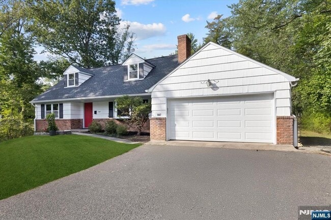 947 E Glen Ave in Ridgewood, NJ - Building Photo - Building Photo