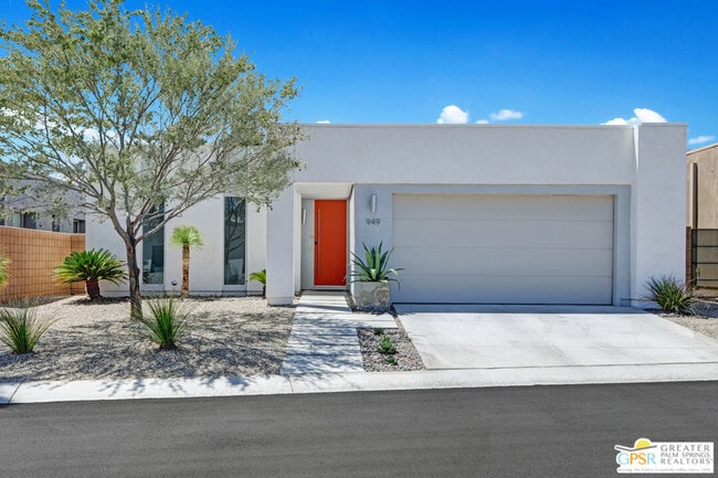 949 Bernardi Ln in Palm Springs, CA - Building Photo - Building Photo