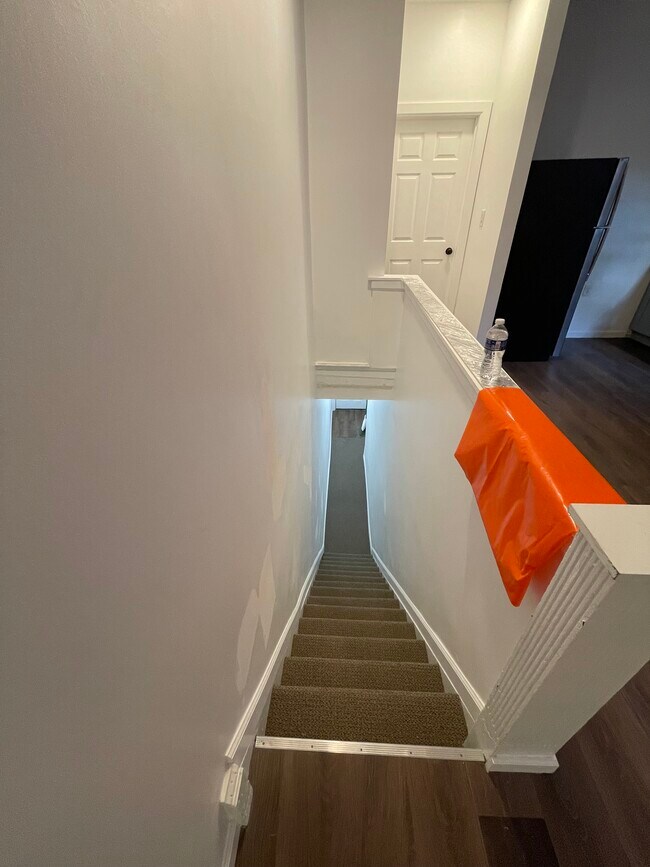 1318 N 57th Street, Unit 2 in Philadelphia, PA - Foto de edificio - Building Photo