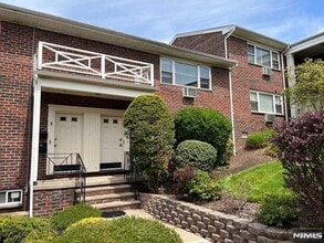 455 Fairview Ave, Unit 455 Fairvew ave unit 8 in Fairview, NJ - Building Photo - Building Photo