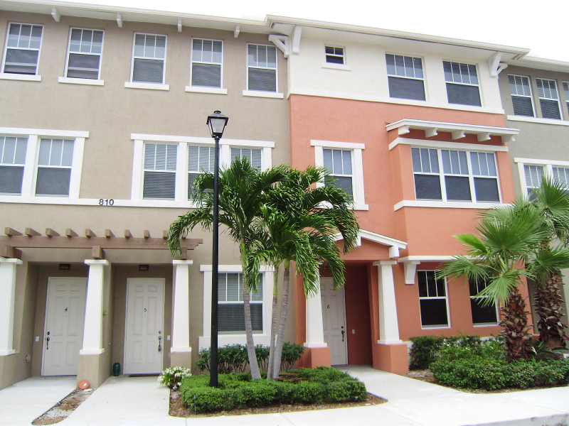 810 Marina Del Rey in West Palm Beach, FL - Building Photo