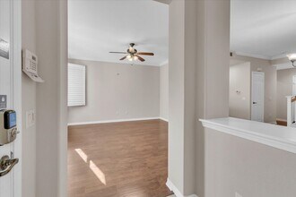 28687 N Pietro Dr in Santa Clarita, CA - Building Photo - Building Photo