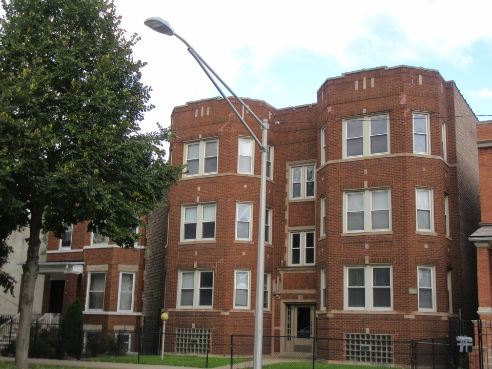 4316 W Maypole Ave in Chicago, IL - Building Photo