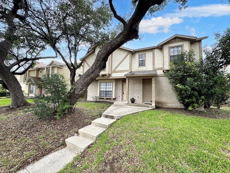 1514-1516 Vista Norte Vis in San Antonio, TX - Building Photo