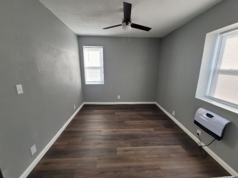 409 N Sterling Ave, Unit APT 2D in Sugar Creek, MO - Building Photo