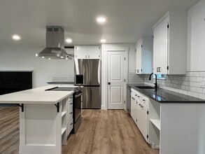 3215 W 7th Ave in Kennewick, WA - Building Photo - Building Photo