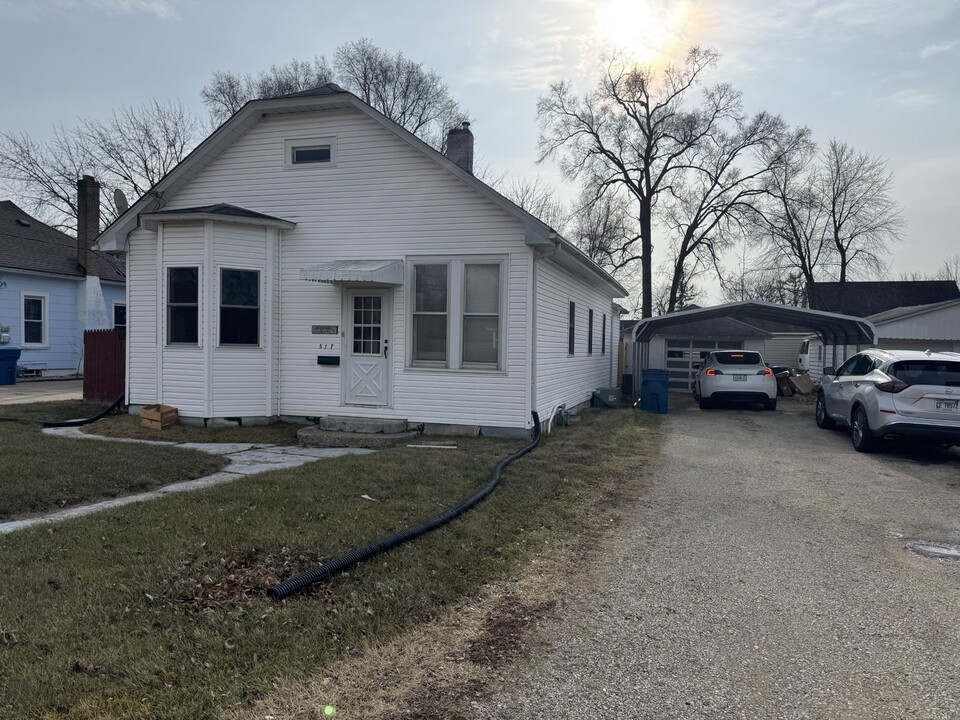 517 E Walnut St in Oglesby, IL - Building Photo