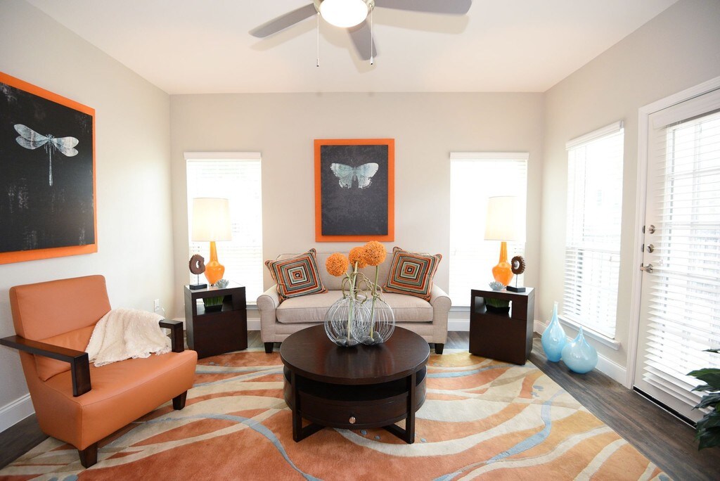 Green Tree Place Apartments in Houston, TX