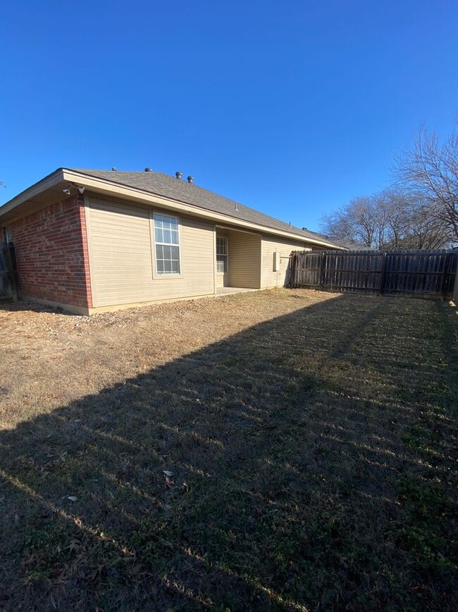 1505 Karen Ct in Cleburne, TX - Building Photo - Building Photo