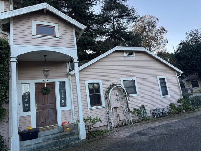 819 W Figueroa St in Santa Barbara, CA - Building Photo - Building Photo