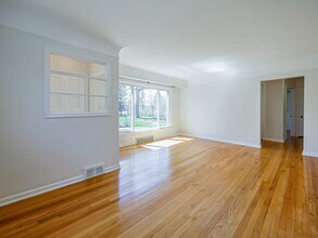 8701 Brookville Rd in Plymouth, MI - Building Photo - Building Photo
