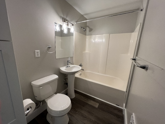 2717 Callahan Dr in Bremerton, WA - Building Photo - Building Photo