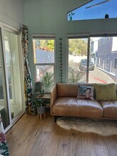 1624 N Coast Highway 101 in Encinitas, CA - Building Photo - Building Photo