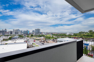 Luna Apartments in Nashville, TN - Building Photo - Interior Photo