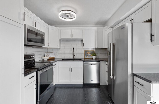 12727 Woodcrest Plz, Unit 3-222