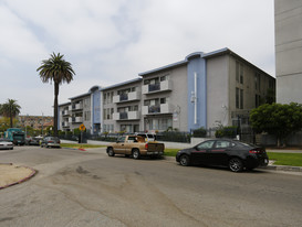 Chateau Gardens in Los Angeles, CA - Building Photo