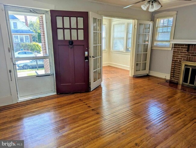 property at 6 W Hoffman Ave