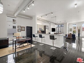 13320 Beach Ave in Los Angeles, CA - Building Photo - Building Photo