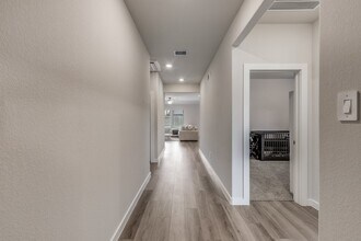 1318 Cascade Hls Dr in Arcola, TX - Building Photo - Building Photo