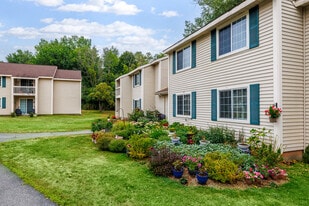 Drumlin Heights in Baldwinsville, NY - Building Photo