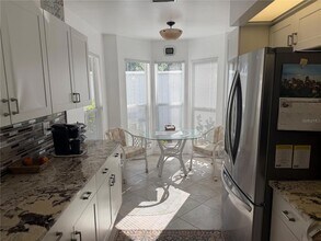 880 Bird Bay Dr W, Unit 105 in Venice, FL - Foto de edificio - Building Photo