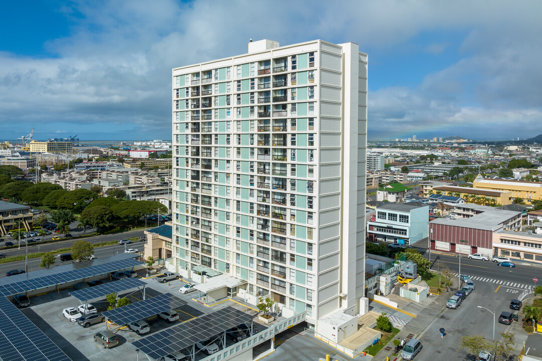 Liliha Square in Honolulu, HI - Building Photo